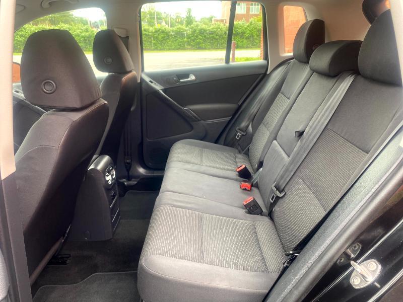 Volkswagen Tiguan S 2015