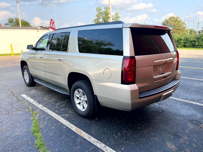 Chevrolet Suburban LT 1500 4WD 2015
