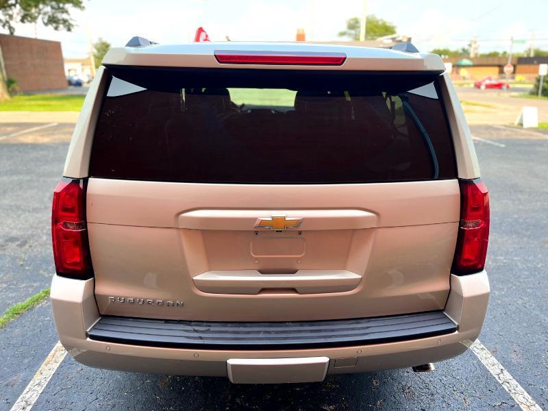 Chevrolet Suburban LT 1500 4WD 2015