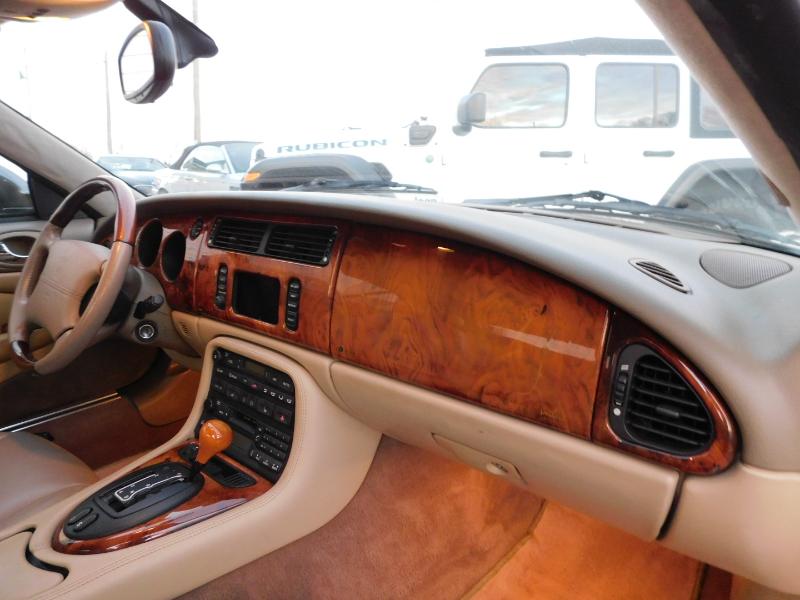 Jaguar XK-Series XKR Convertible 2002