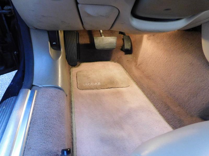 Jaguar XK-Series XKR Convertible 2002