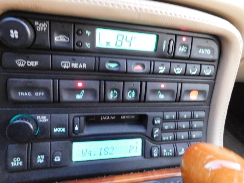 Jaguar XK-Series XKR Convertible 2002