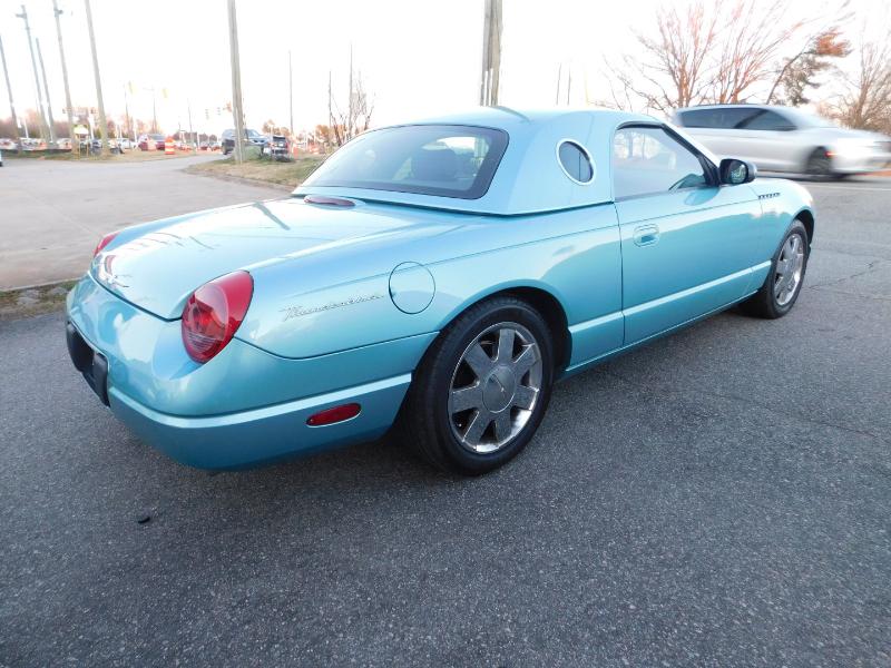 Ford Thunderbird Deluxe 2002