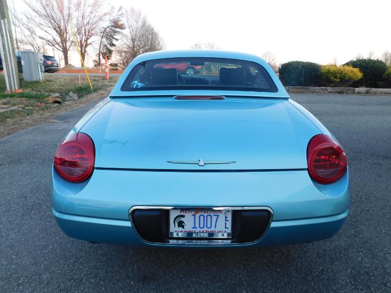 Ford Thunderbird Deluxe 2002