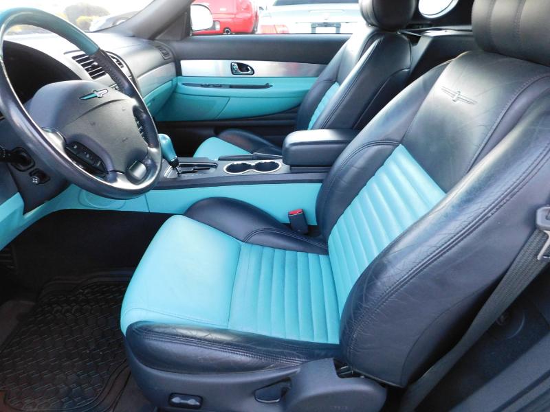 Ford Thunderbird Deluxe 2002