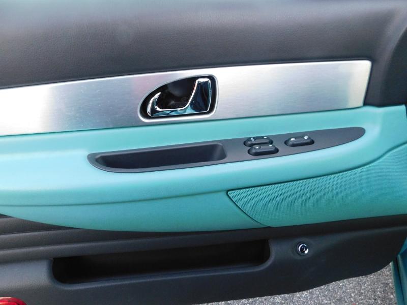 Ford Thunderbird Deluxe 2002