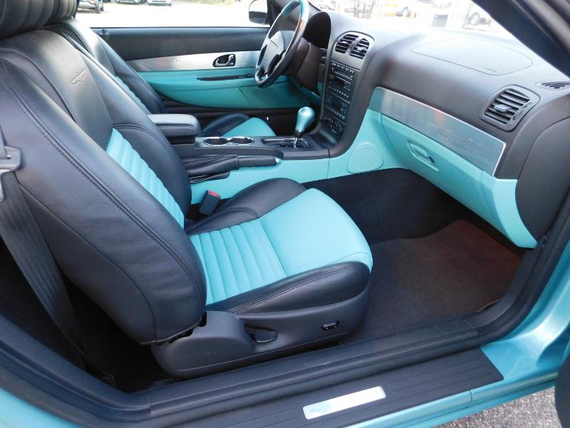 Ford Thunderbird Deluxe 2002