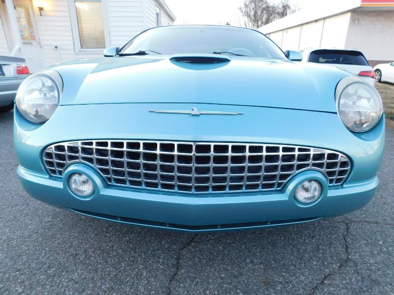 Ford Thunderbird Deluxe 2002