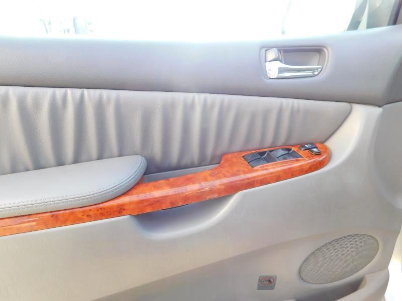 Toyota Sienna XLE FWD 2009