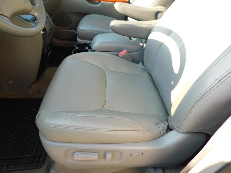 Toyota Sienna XLE FWD 2009