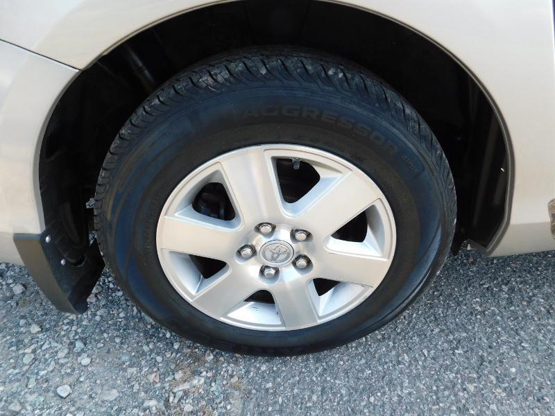 Toyota Sienna XLE FWD 2009