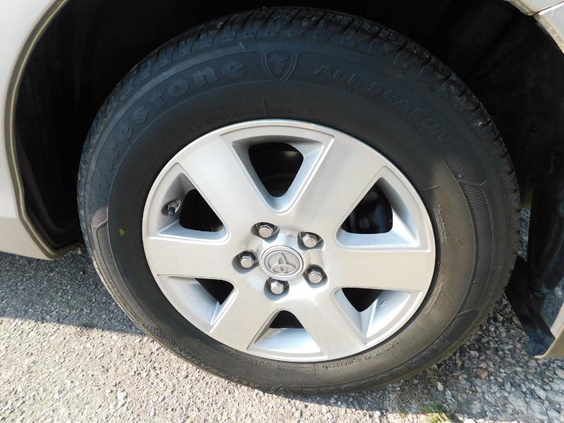 Toyota Sienna XLE FWD 2009