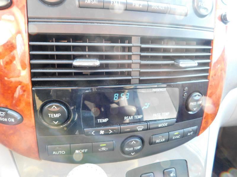 Toyota Sienna XLE FWD 2009