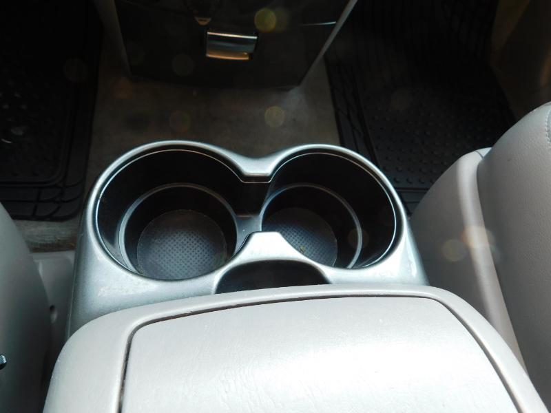 Toyota Sienna XLE FWD 2009