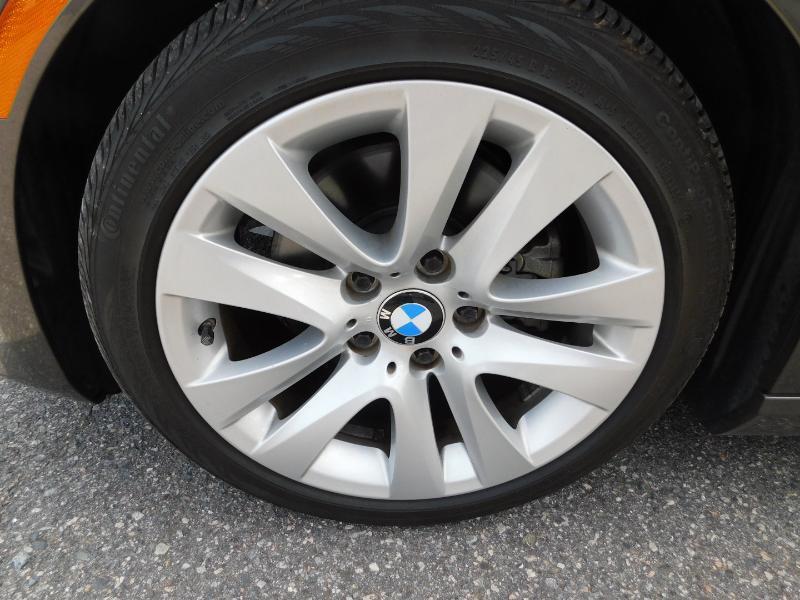 BMW 3-Series 328i Coupe 2011