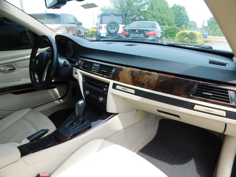 BMW 3-Series 328i Coupe 2011