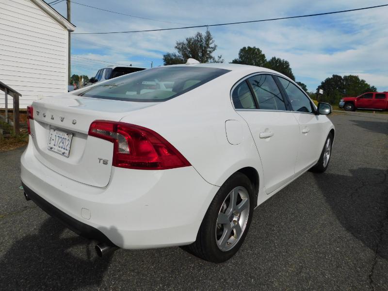 Volvo S60 T5 2012