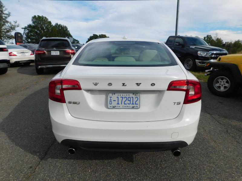 Volvo S60 T5 2012