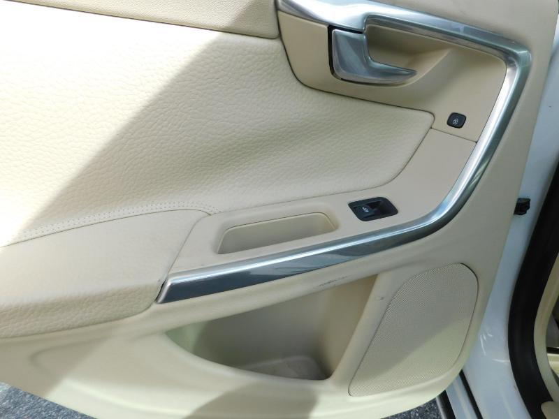Volvo S60 T5 2012