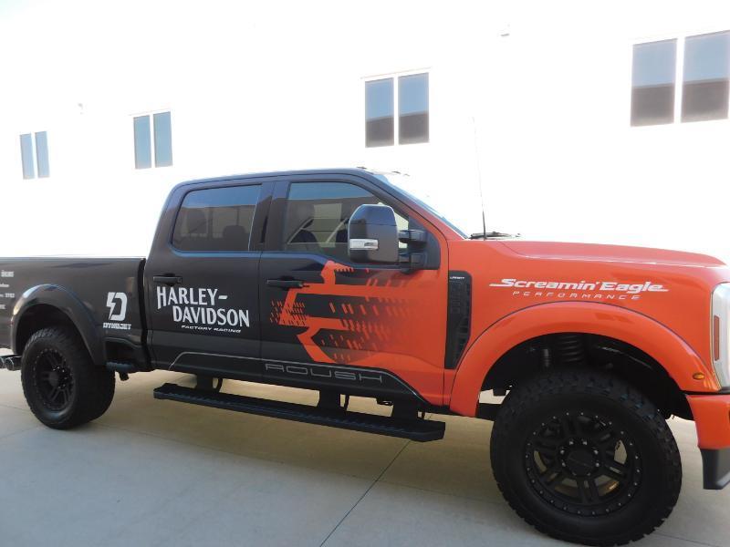 Ford F-250 SD Lariat Crew Cab 4WD 2025