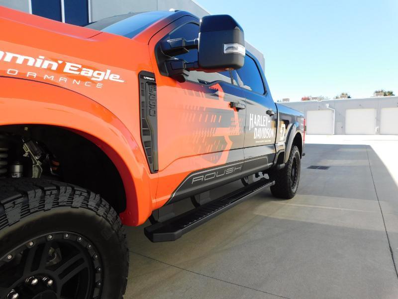 Ford F-250 SD Lariat Crew Cab 4WD 2025
