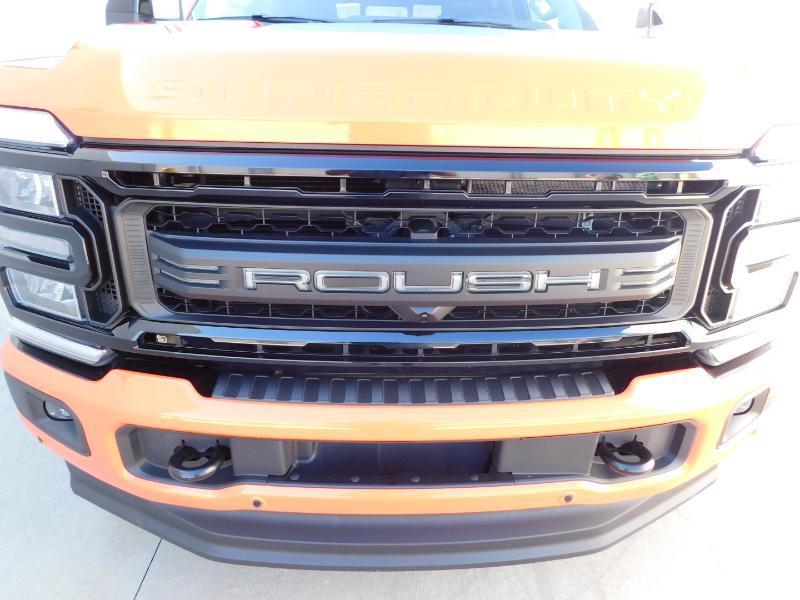 Ford F-250 SD Lariat Crew Cab 4WD 2025