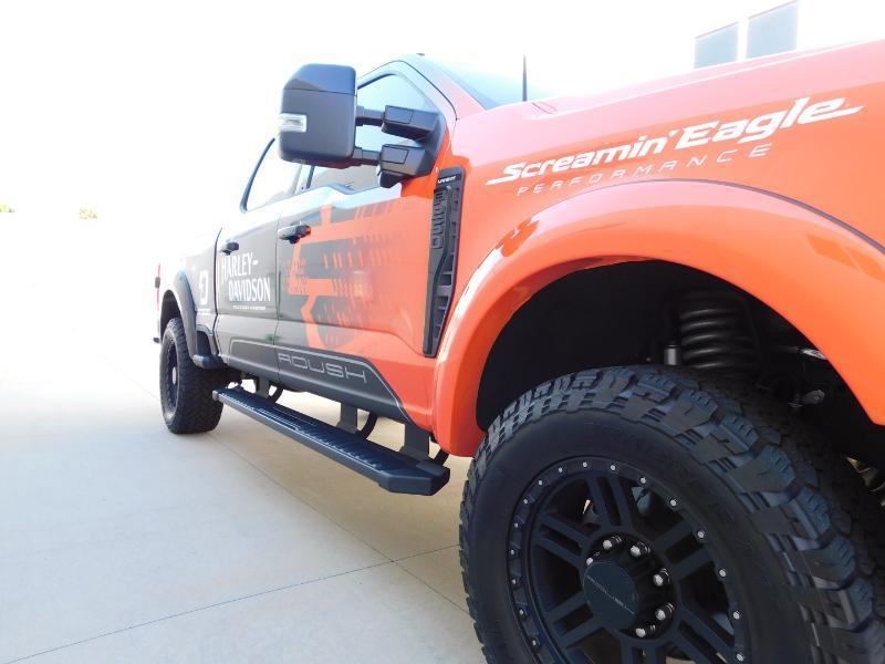 Ford F-250 SD Lariat Crew Cab 4WD 2025