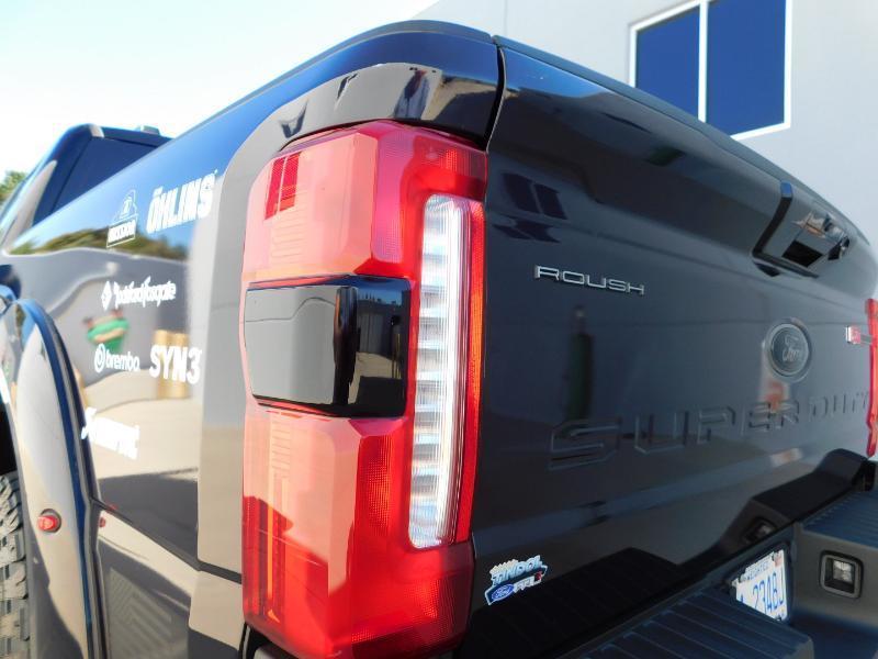 Ford F-250 SD Lariat Crew Cab 4WD 2025