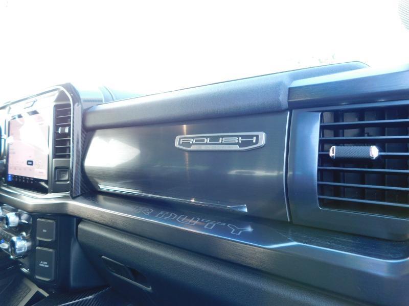 Ford F-250 SD Lariat Crew Cab 4WD 2025