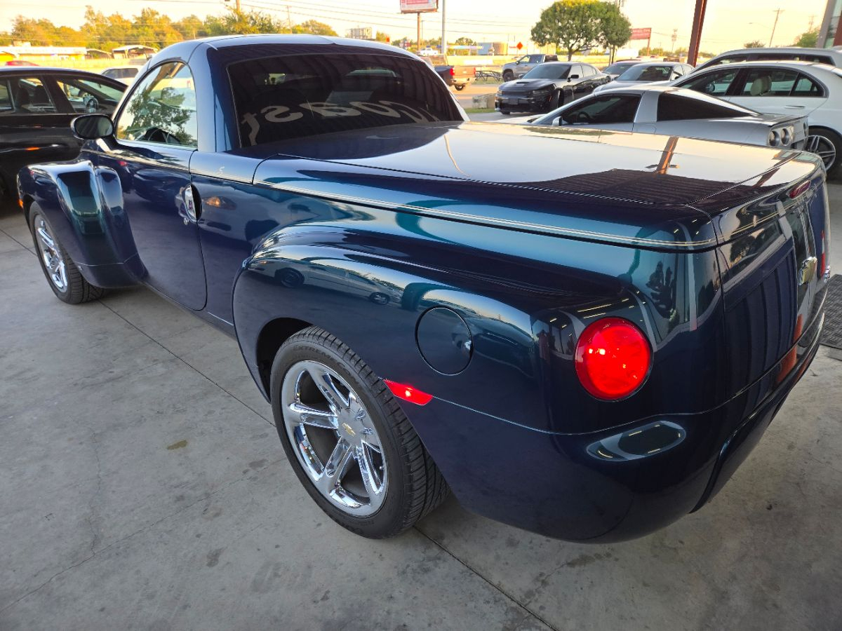 2006 Chevrolet SSR Base photo 3