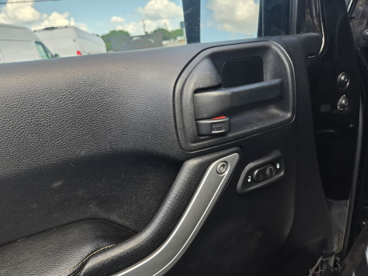 Jeep Wrangler Unlimited 4WD 4dr Rubicon Hard Rock 2015