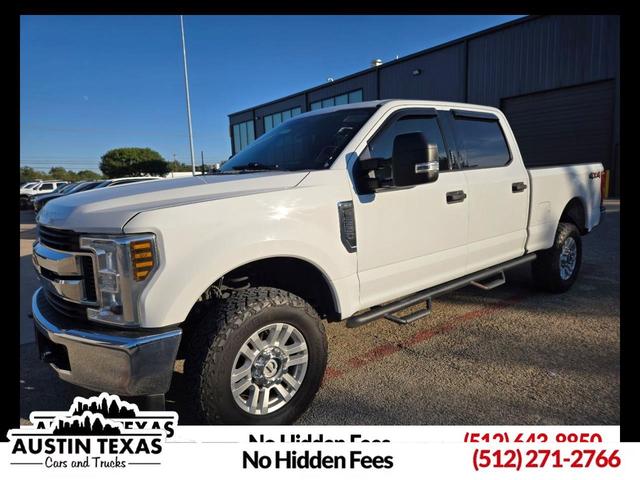 Oxford White 2018 Ford F-250 Super Duty XLT Crew Cab 4WD Pickup Truck Four-Wheel Drive 6-Speed Automatic