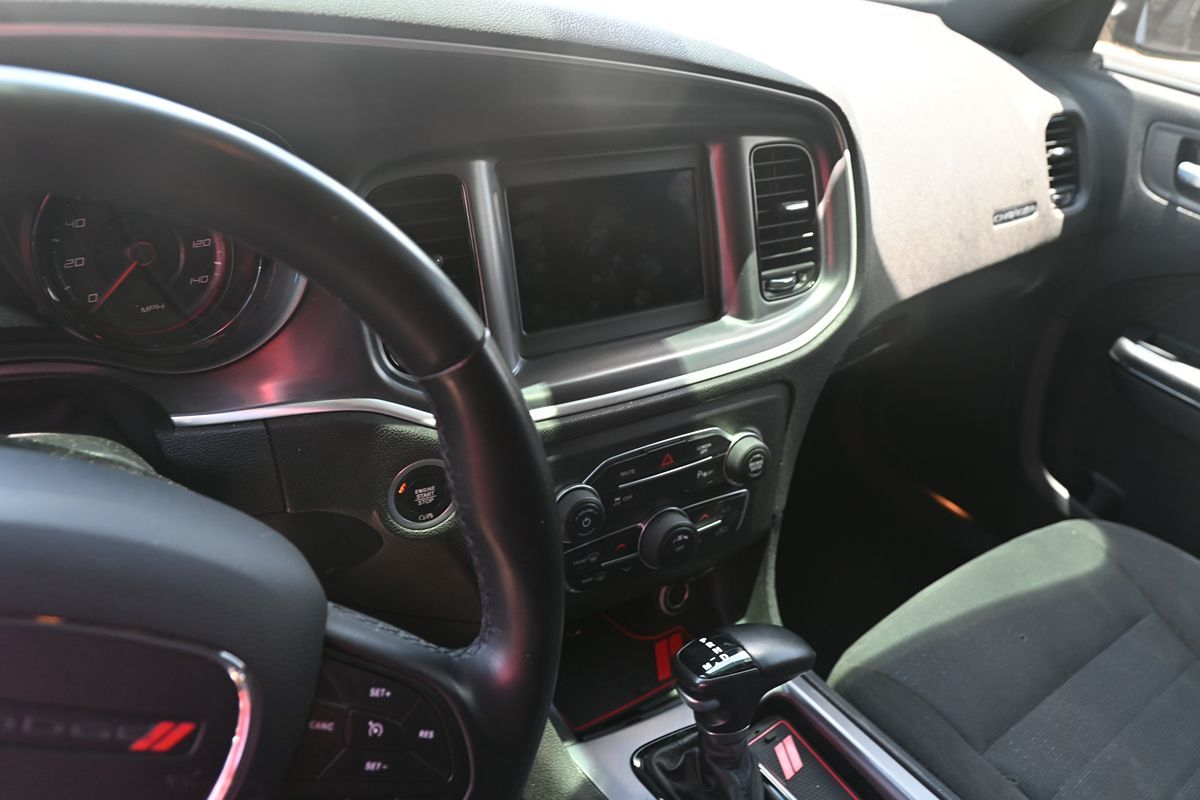 2020 Dodge Charger SXT photo 2