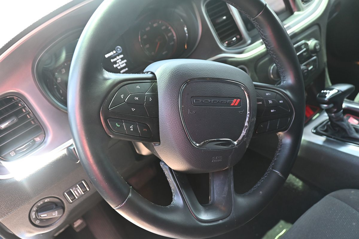 2020 Dodge Charger SXT photo 3