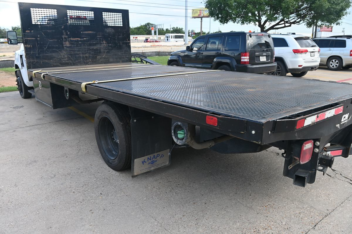 2022 Chevrolet Silverado 5500HD Work Truck photo 3