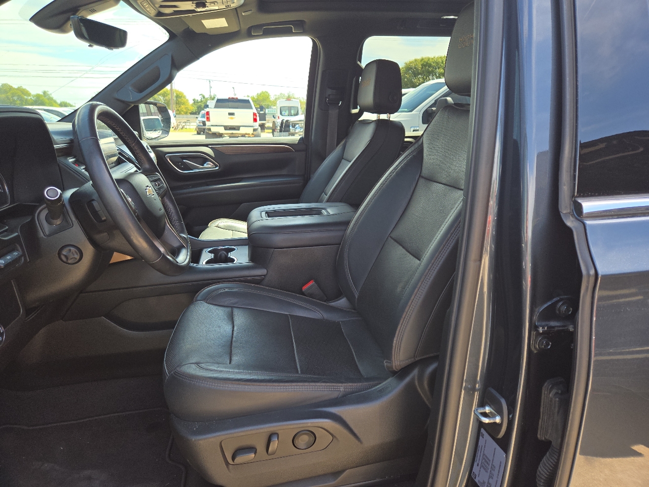 2021 Chevrolet Suburban High Country photo 7
