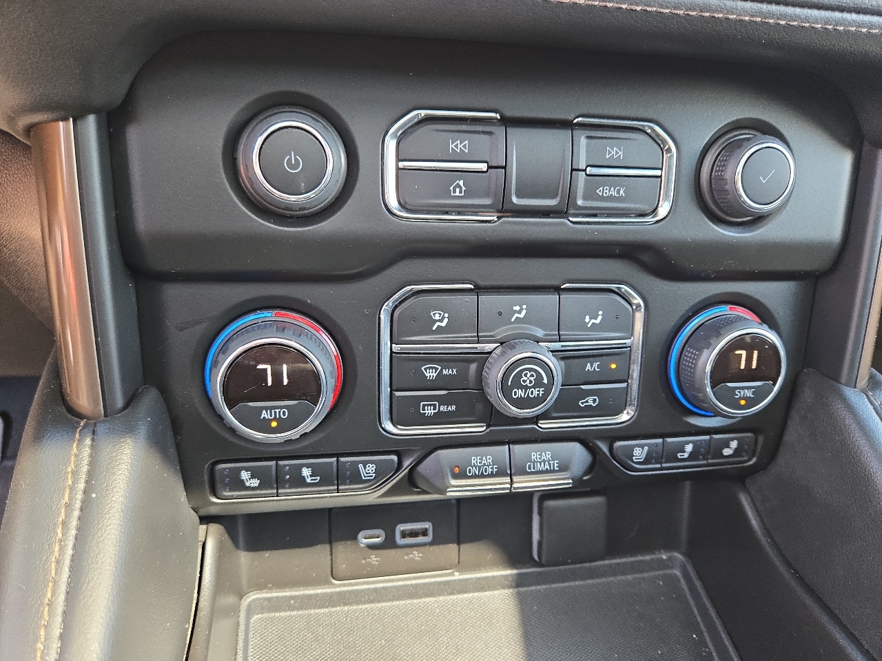 2021 Chevrolet Suburban High Country photo 10