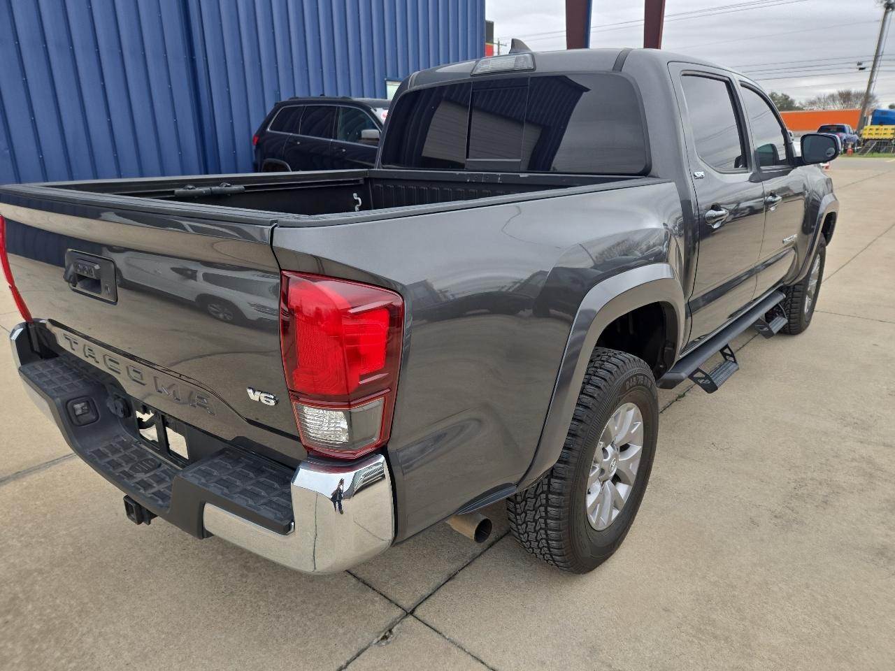 Toyota Tacoma 2WD Double Cab V6 AT SR5 (Natl) 2018