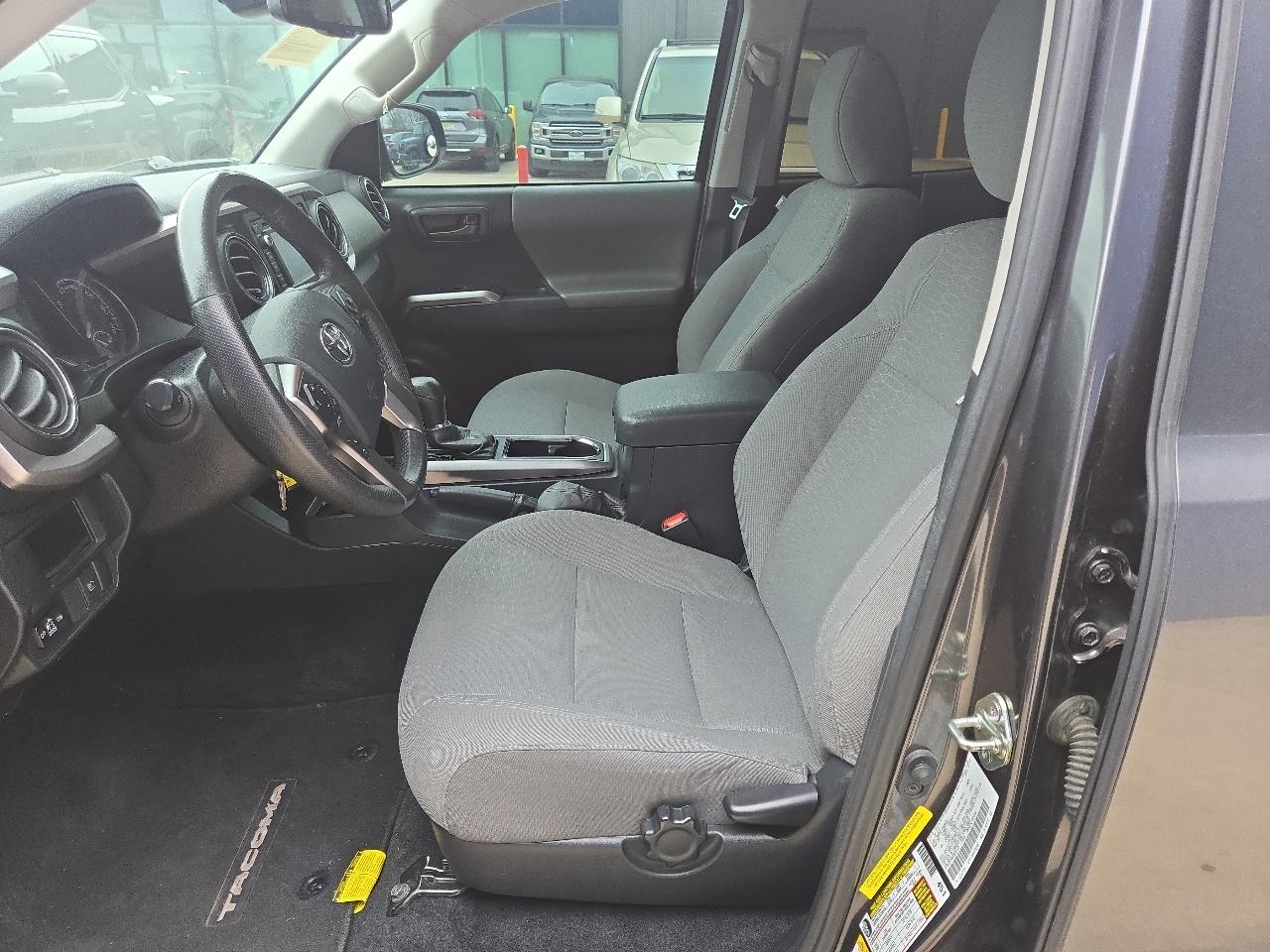 Toyota Tacoma 2WD Double Cab V6 AT SR5 (Natl) 2018