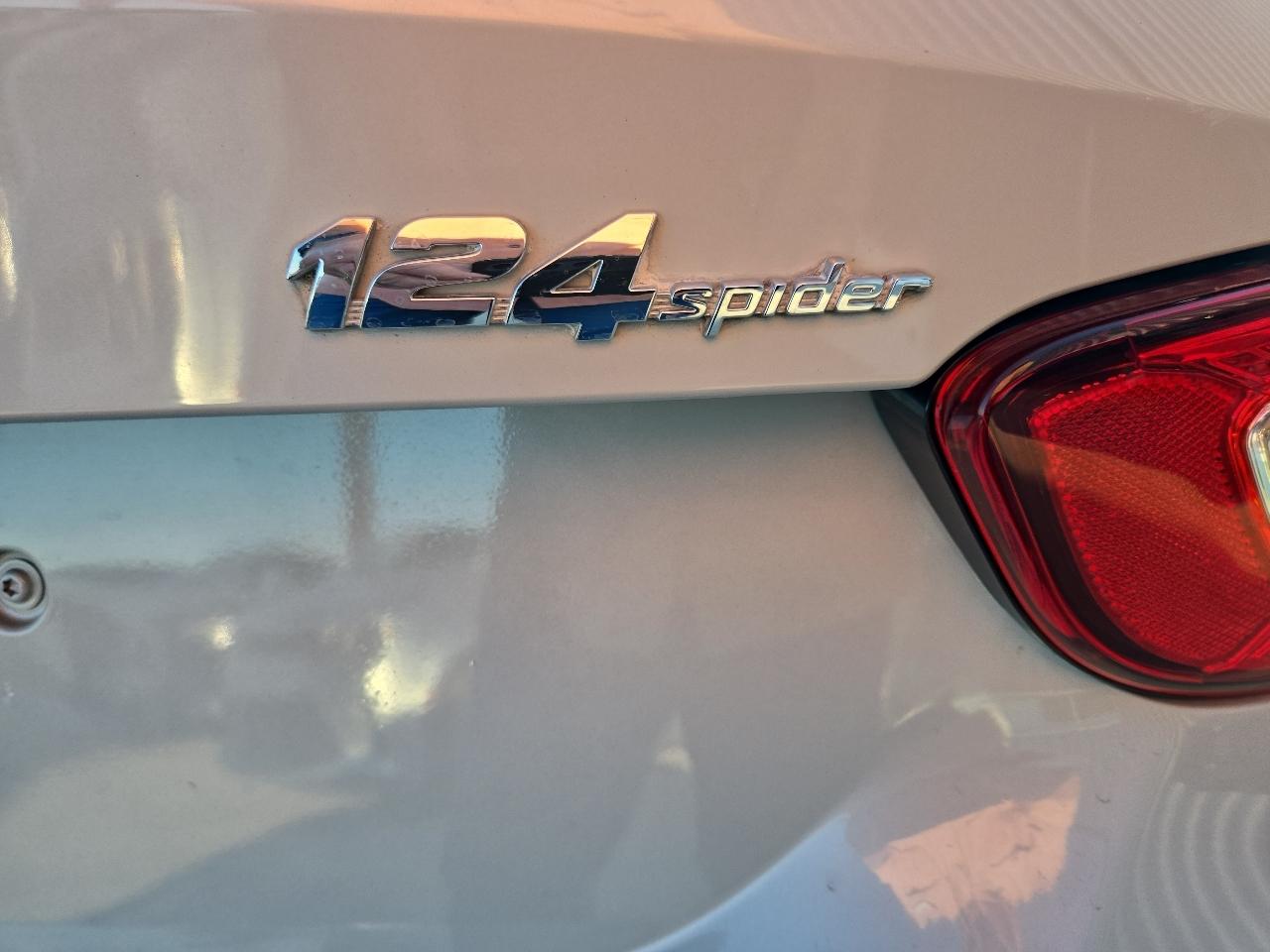 Fiat 124 Spider Lusso Convertible 2019