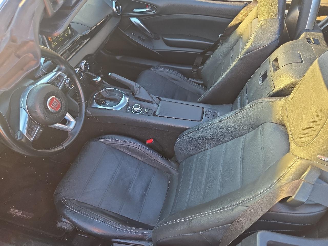 Fiat 124 Spider Lusso Convertible 2019