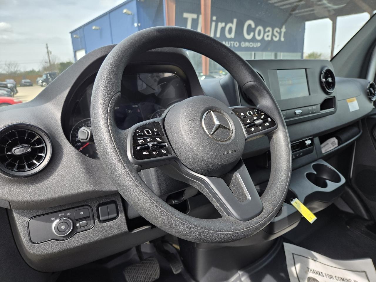 Mercedes-Benz Sprinter Van 2500 High Roof I4 Diesel 170" RWD 2024