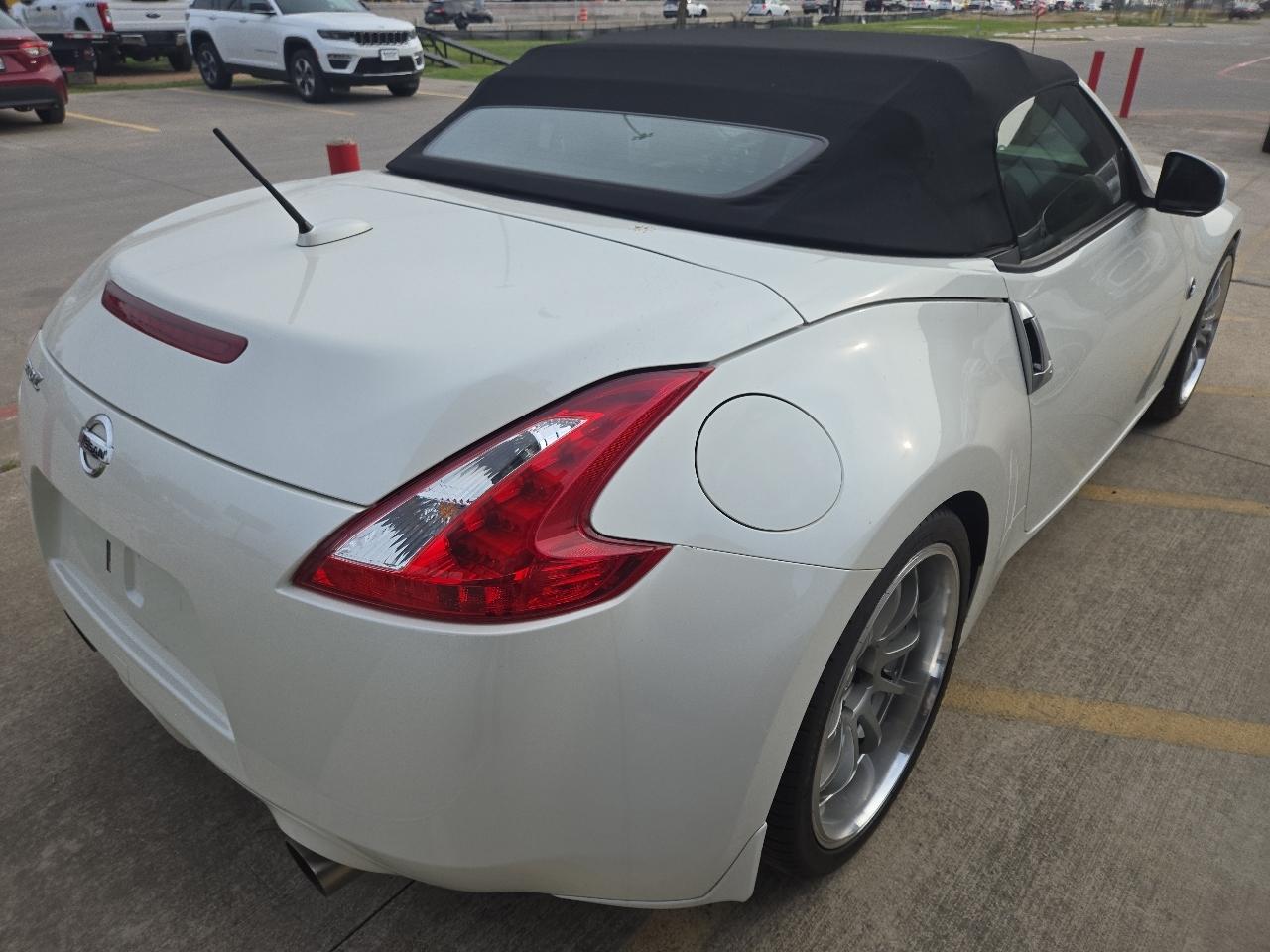 Nissan 370Z 2dr Roadster Manual Touring 2016
