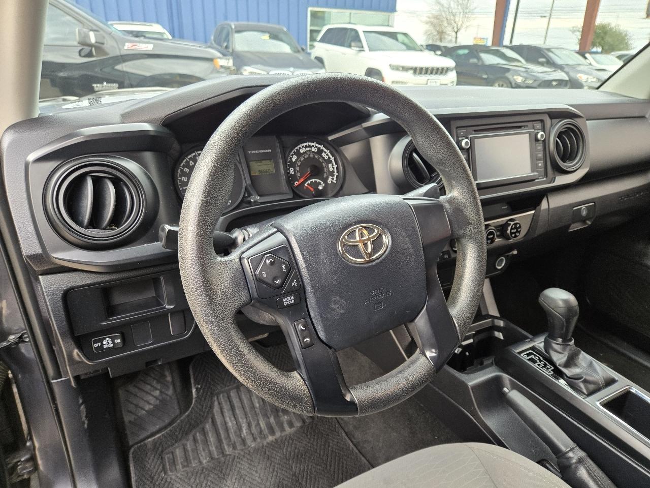 Toyota Tacoma SR5 Double Cab 5' Bed I4 4x2 AT (Natl) 2017