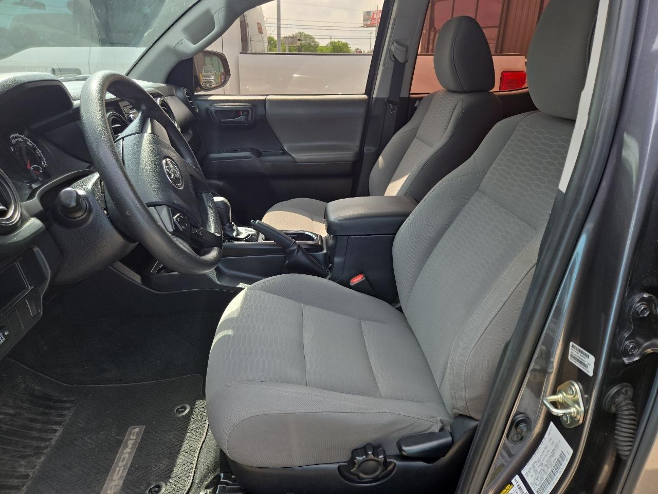 Toyota Tacoma SR5 Double Cab 5' Bed I4 4x2 AT (Natl) 2017