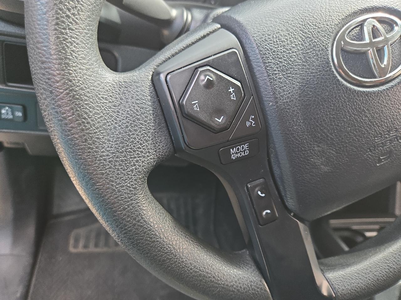 Toyota Tacoma SR5 Double Cab 5' Bed I4 4x2 AT (Natl) 2017