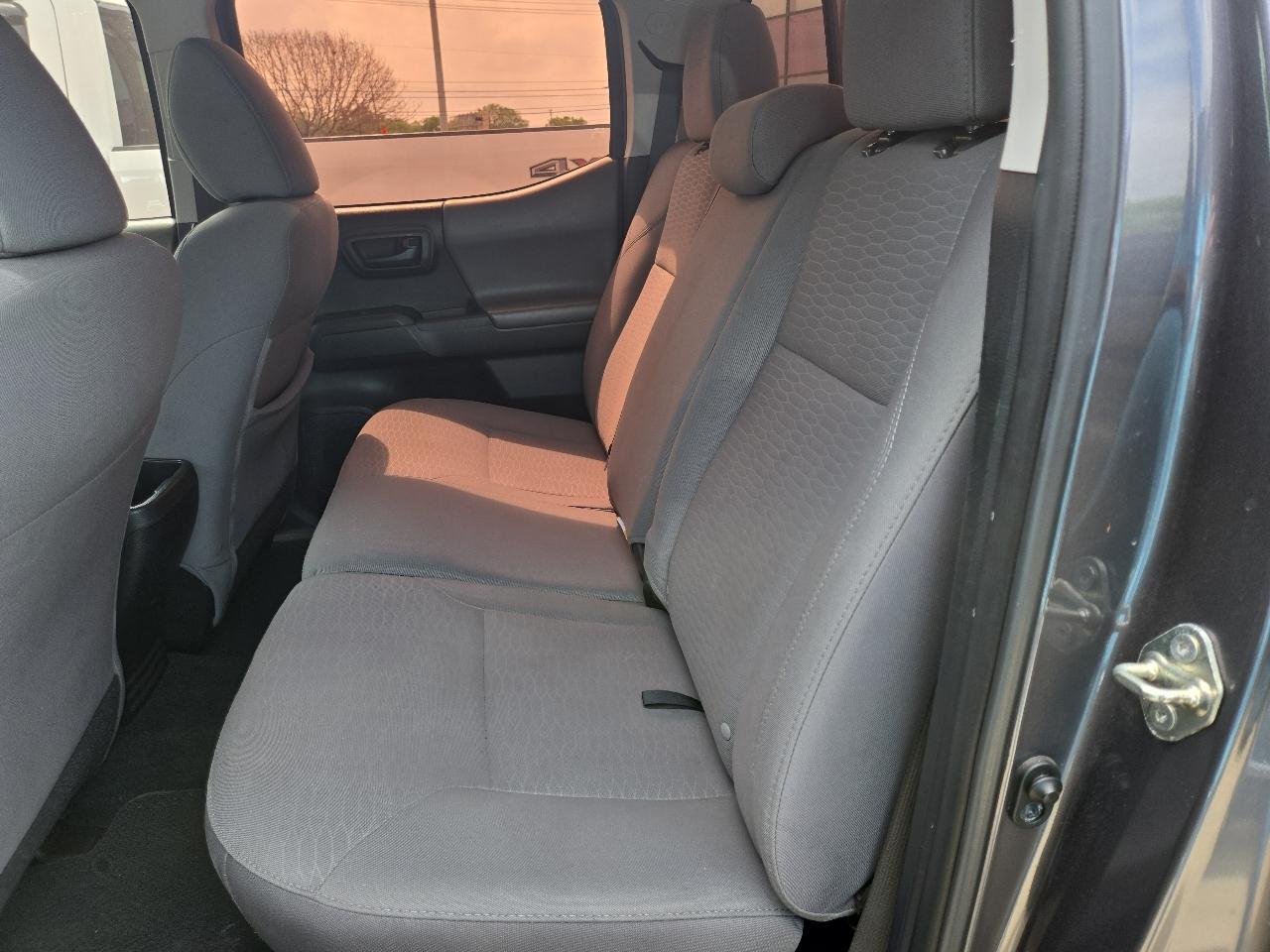 Toyota Tacoma SR5 Double Cab 5' Bed I4 4x2 AT (Natl) 2017