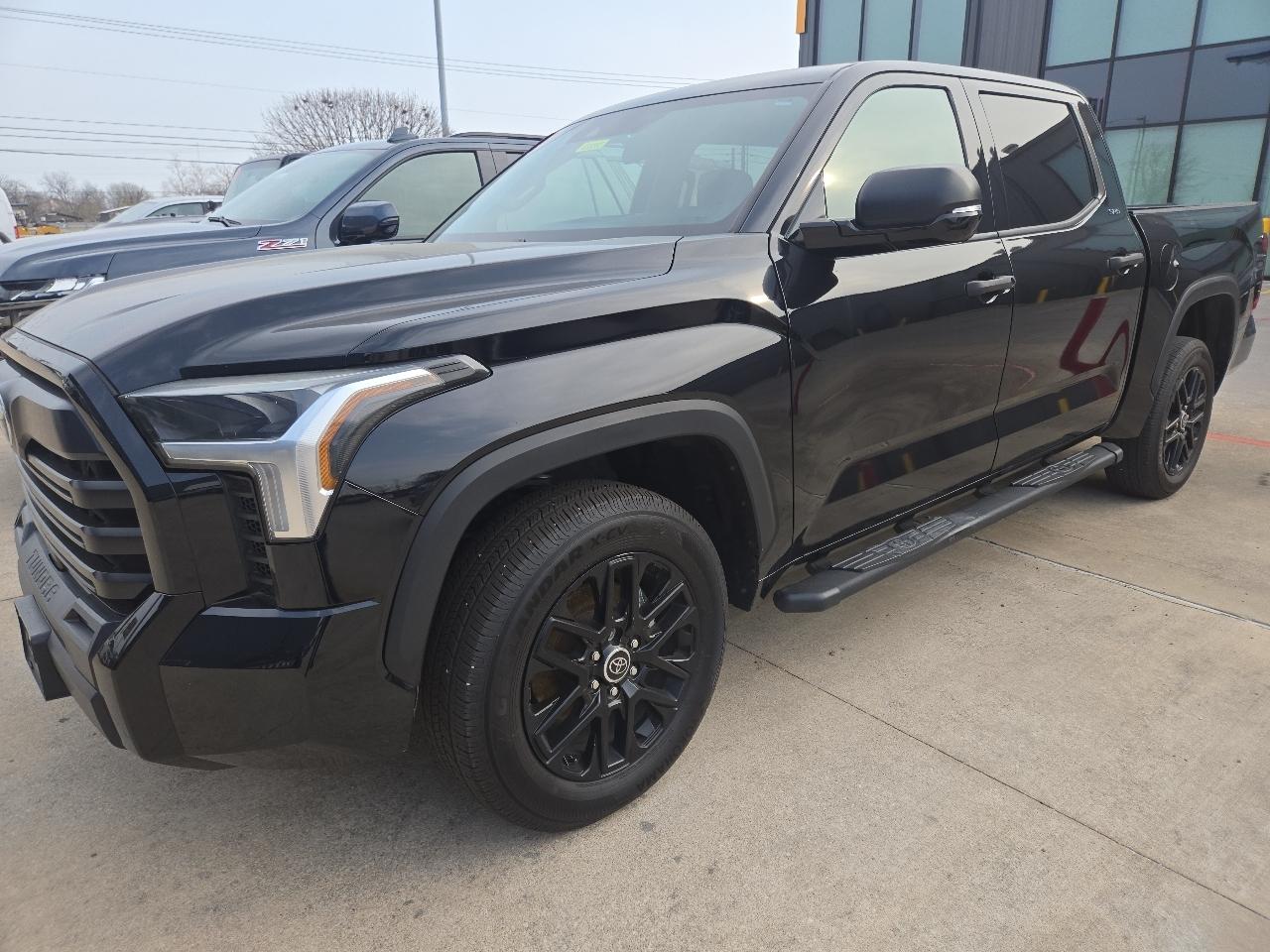 2022 Toyota Tundra 4WD SR5 CrewMax 5.5' Bed (Natl)