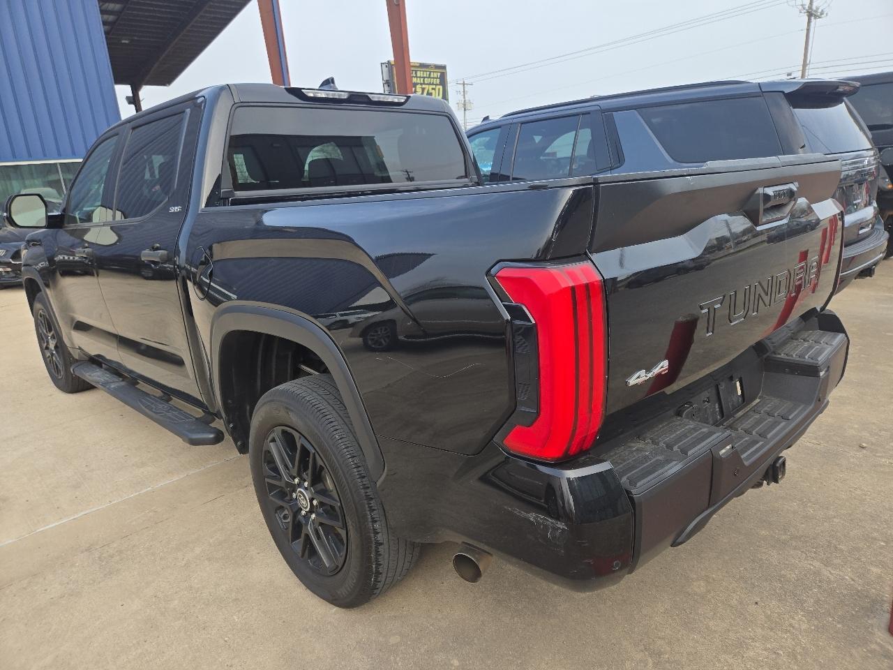 Toyota Tundra 4WD SR5 CrewMax 5.5' Bed (Natl) 2022