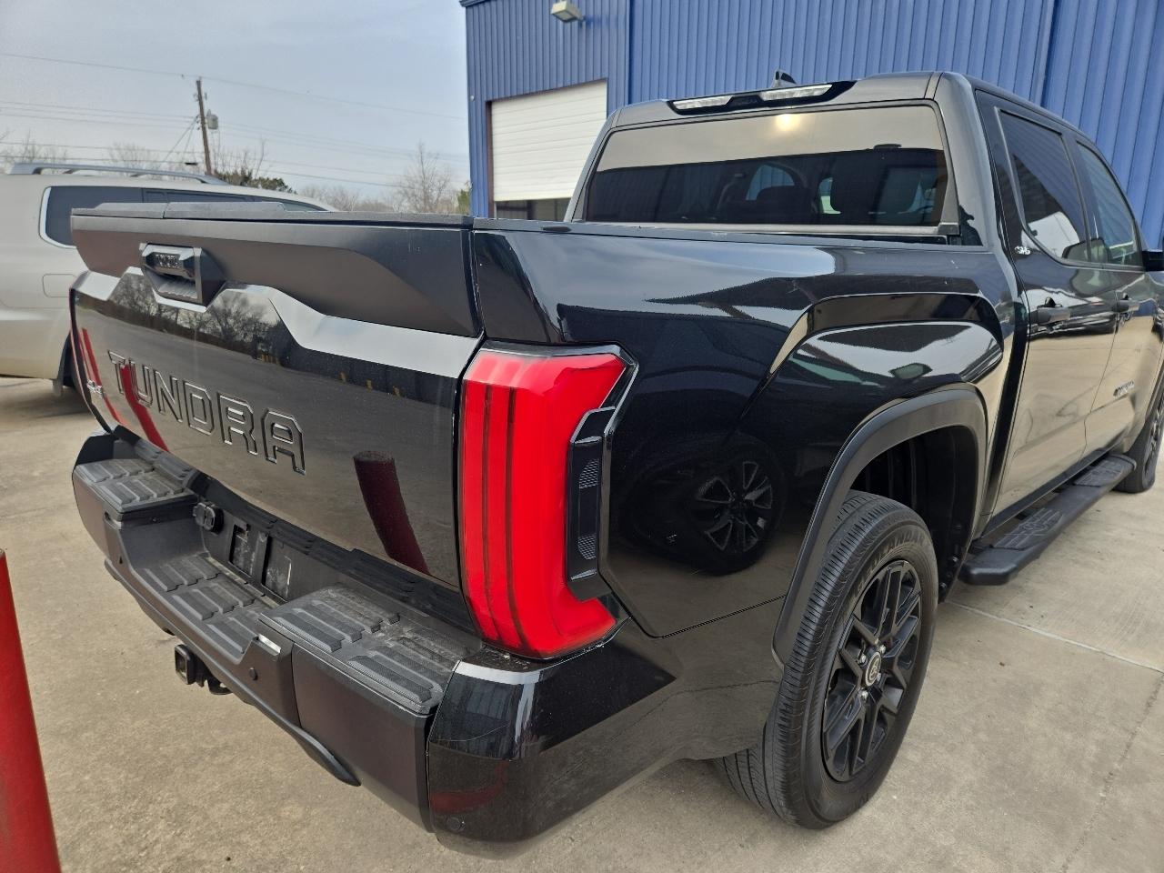 Toyota Tundra 4WD SR5 CrewMax 5.5' Bed (Natl) 2022